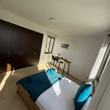 Apartment Sea Breeze Panoramic Ocean View *