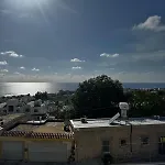 Sea Breeze Panoramic Ocean View Apartment *