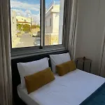 Sea Breeze Panoramic Ocean View Apartment