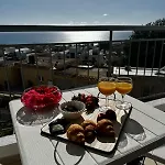 Sea Breeze Panoramic Ocean View Apartment