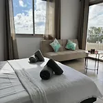 Sea Breeze Panoramic Ocean View *