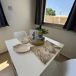 Sea Breeze Panoramic Ocean View Apartment *