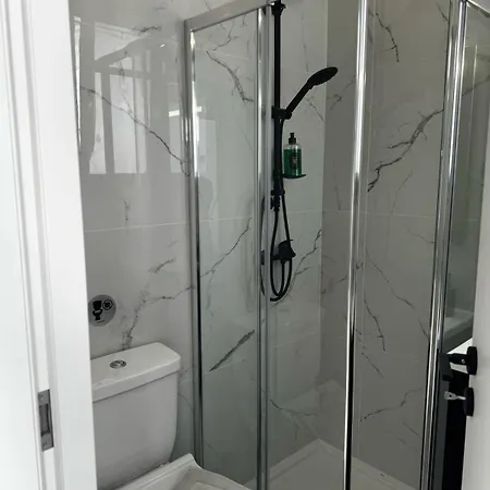 Sea Breeze Panoramic Ocean View شقة كيسونيجرا
