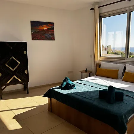 Apartment Sea Breeze Panoramic Ocean View