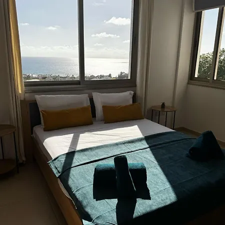 Daire Sea Breeze Panoramic Ocean View