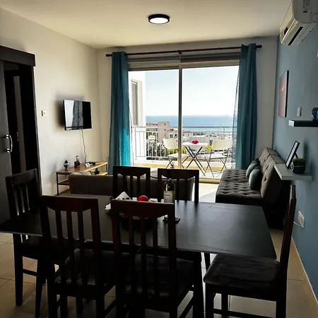 Sea Breeze Panoramic Ocean View شقة *
