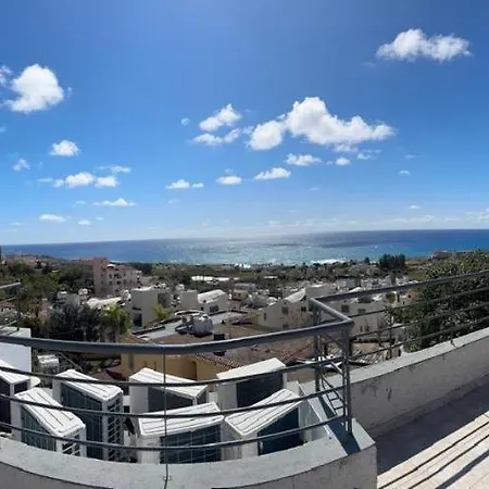 Sea Breeze Panoramic Ocean View Apartment *