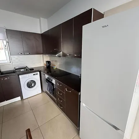 Sea Breeze Panoramic Ocean View شقة