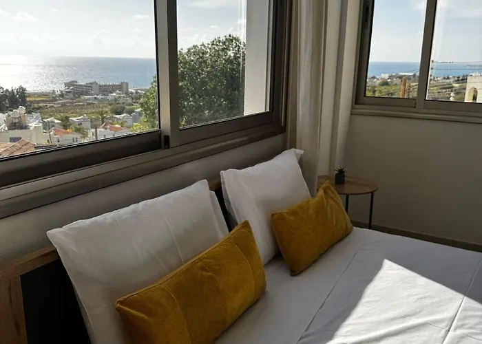 Sea Breeze Panoramic Ocean View *