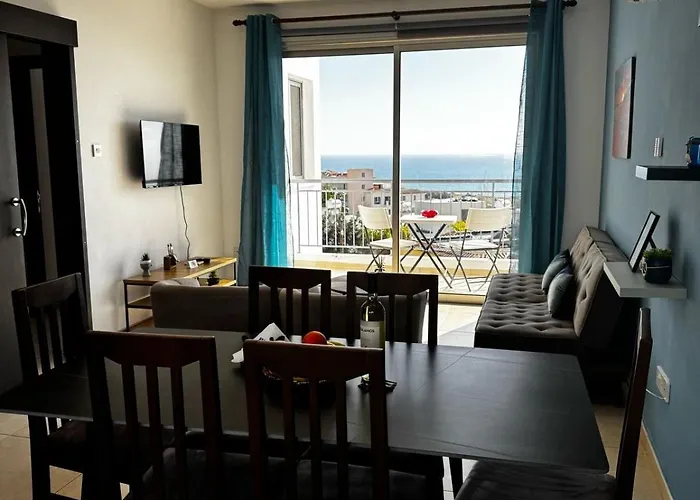 Sea Breeze Panoramic Ocean View Apartmán *